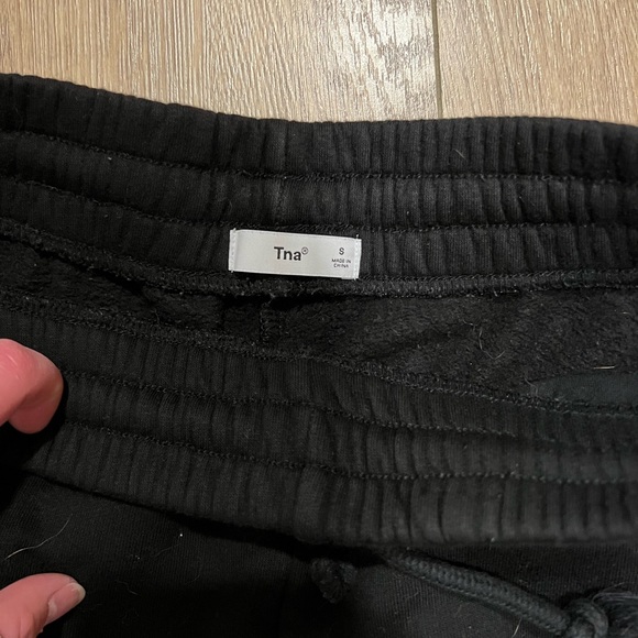Aritzia Cozy Fleece Boyfriend Sweatpant - Picture 2 of 3